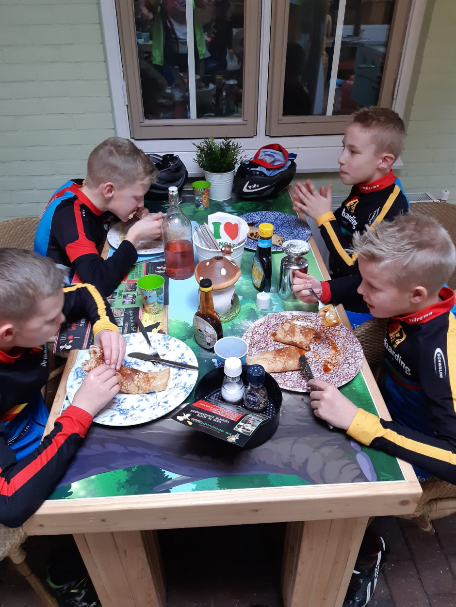 Jeugd MTB tijdens Pannenkoekentocht